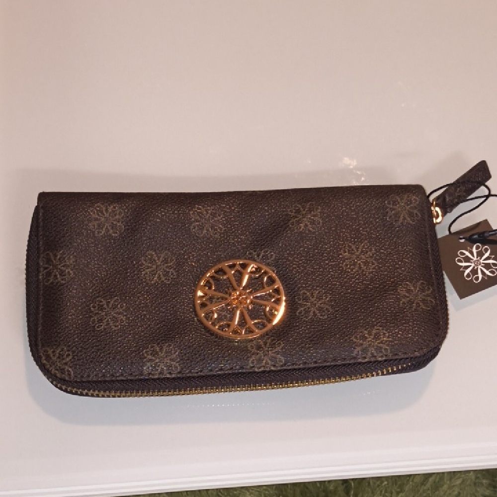 Chic Black and Gold Women's Wallet